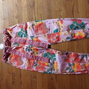 FARM RIO Esperanza Pants - Medium. NWT